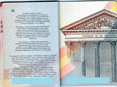  EN RECUERDO Y HOMENAJE A LOS QUE YA NO ESTÁN. 

Si pones en  GOOGLE    PASAPORTES EN LA MEMORIA   da 42