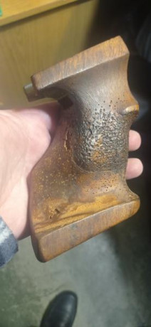 Vendo cacha de diestro.
Talla L 
Para pistola Fas Domino
50€porte incluido.
También teléfono o Wsap
659987963
Saludos 01