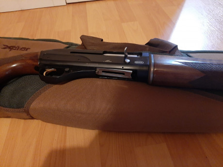 Buenas tardes.
Tengo la oportunidad de quedar con una semiautomática Breda modelo Mira.
Me gustaría si 80