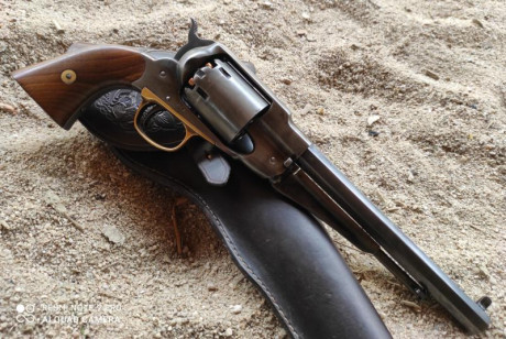 ¡Buenas!

Publico esto, lo primero, para subir alguna foto de mi Remington 1858 (1863). ¡Estoy encantado 31