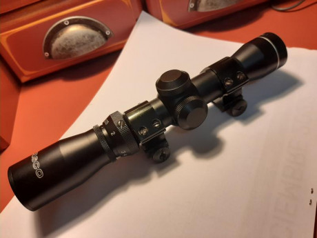 Buenas a todos,
Vendo este visor para arma corta o rifle tipo Scoutt, se trata de un TASCO 1,25 - 4 X 02