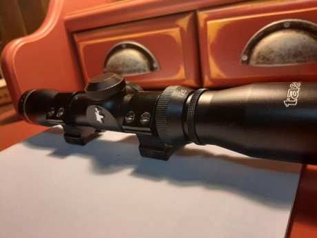 Buenas a todos,
Vendo este visor para arma corta o rifle tipo Scoutt, se trata de un TASCO 1,25 - 4 X 01