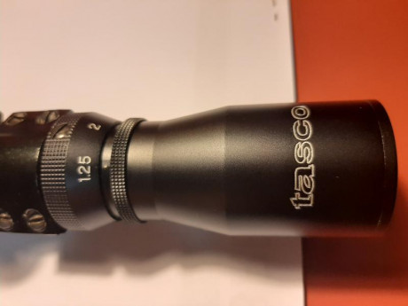 Buenas a todos,
Vendo este visor para arma corta o rifle tipo Scoutt, se trata de un TASCO 1,25 - 4 X 00