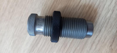 Die redding seater bullet 6mmbr o 6br y die sólo para cuerpo del 6br 
15 euros más gastos cada uno si 01