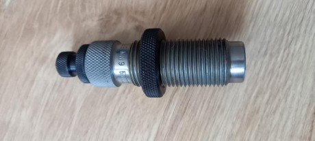 Die redding seater bullet 6mmbr o 6br y die sólo para cuerpo del 6br 
15 euros más gastos cada uno si 00