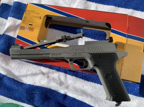 Hola, pongo a la venta dos pistolas co2 crosman airguns, el estado es nuevo. lo que falla es el sistema 30