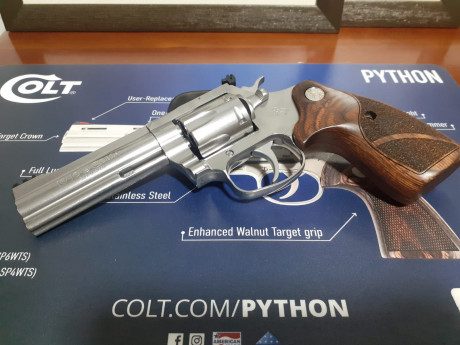 Vendo Colt King Cobra Target 2019.
Calibre .357 MAG. Cañón de 4". Guiado en F.
Miras ajustables. 00