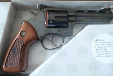 Se vende Revólver Taurus modelo 689, cuatro pulgadas, calibre 357 Magnum.
Prácticamente nuevo, solo usado 02