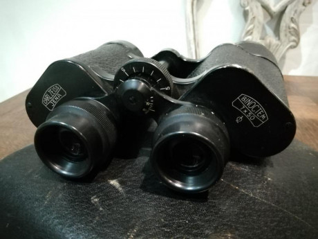 Buenas,

Vendo unos prismáticos Zeiss Jena Binoctem 7x50, tienen unos años a sus espaldas pero están perfectos 10