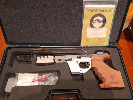 Pistola en perfecto estado de la que no hace falta decir nada más dada su reconocida calidad.
Se puede 02