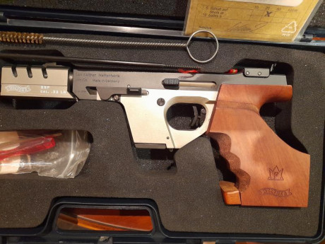 Pistola en perfecto estado de la que no hace falta decir nada más dada su reconocida calidad.
Se puede 01