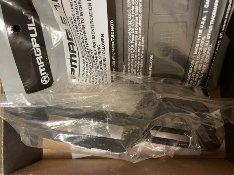 Buenas compañeros, busco Accesorios tipo culatas de tiro o gatillos para acciones cortas de Remington 61
