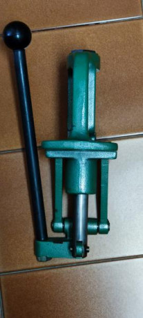 En venta.
Prensa de recarga RCBS modelo Rock Chuker con todo lo que trae de origen.
Prensa muy robusta 11