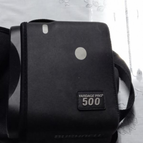 En venta Bushnell Yardage Pro 500 Laser Rangefinder en muy buen estado , funciona perfectamente, con su 01
