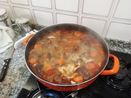 Hoy para comer acelgas hervidas y chuletón de vaca gallega vieja con seis semanas de maduración en cámara 62