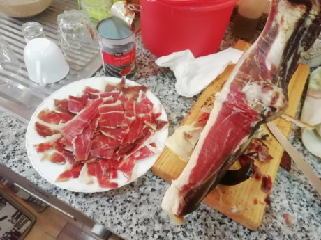 Hoy para comer acelgas hervidas y chuletón de vaca gallega vieja con seis semanas de maduración en cámara 61