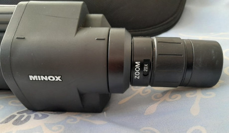 Vendo  telescopio Minox MD62 de 20-45 aumentos con su funda de campo original  y embalajes. Está prácticamente 11