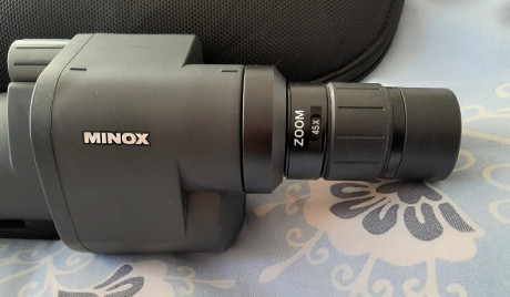 Vendo  telescopio Minox MD62 de 20-45 aumentos con su funda de campo original  y embalajes. Está prácticamente 10