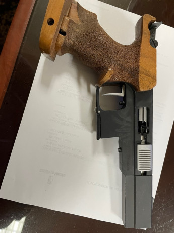 Buenos días compañeros, pongo a la venta esta PARDINI-FIOCCHI en calibre 22, la pistola tiene sus años, 01