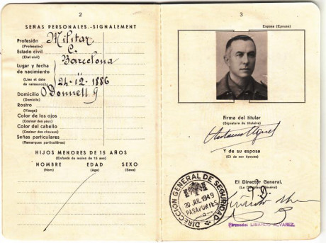  EN RECUERDO Y HOMENAJE A LOS QUE YA NO ESTÁN. 

Si pones en  GOOGLE    PASAPORTES EN LA MEMORIA   da 141