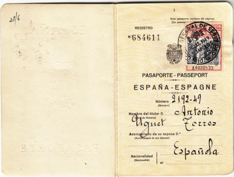  EN RECUERDO Y HOMENAJE A LOS QUE YA NO ESTÁN. 

Si pones en  GOOGLE    PASAPORTES EN LA MEMORIA   da 140