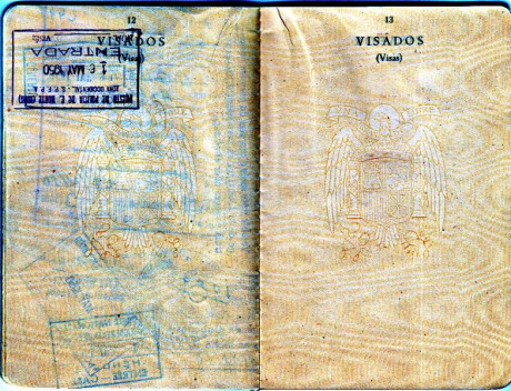  EN RECUERDO Y HOMENAJE A LOS QUE YA NO ESTÁN. 

Si pones en  GOOGLE    PASAPORTES EN LA MEMORIA   da 152