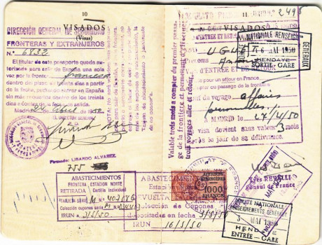  EN RECUERDO Y HOMENAJE A LOS QUE YA NO ESTÁN. 

Si pones en  GOOGLE   PASAPORTES EN LA MEMORIA  da igual 151