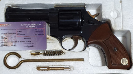 Revólveres recomendados en venta:

Colt python 357 cañon 4".....    500€    

Manurhin M73 ................... 02