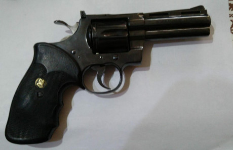 Revólveres recomendados en venta:

Colt python 357 cañon 4".....    500€    

Manurhin M73 ................... 31