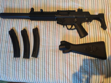Hola buenas vendo este mp5 calibre 22 ya que lo compre y no le estoy dando uso esta prácticamente nuevo 00