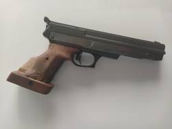 Hola a todos,
Pistola para iniciación a Tiro Deportivo 10m, calibre 4,5.
Aire precomprimido por bombeo.
Empuñadura 32