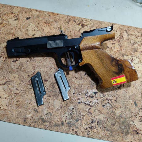 Vendo Fas mod 602 .22 dos cargadores, guiada en F. precio 150 + portes.  Se pude cerrar 01