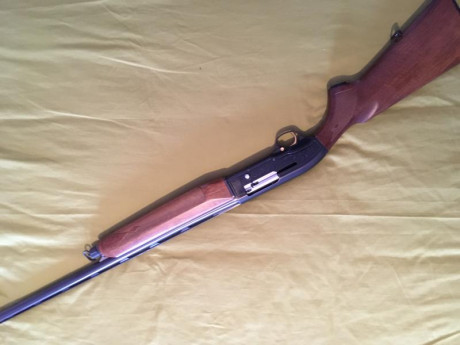 En venta escopeta beretta, A-303, pocos tiros, muy cuidada, se venden por no usar, culata original no 00