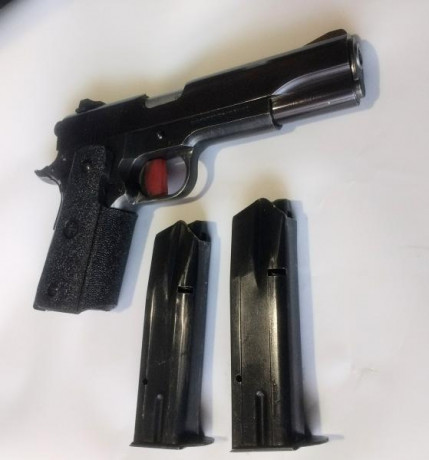 Vendo mi Norinco NP-28, calibre 9 parabellum. Es la 1911 de doble hilera, con cargadores de 15 cartuchos.
Estado 32