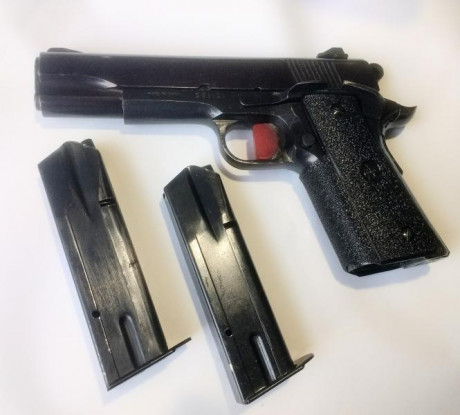 Vendo mi Norinco NP-28, calibre 9 parabellum. Es la 1911 de doble hilera, con cargadores de 15 cartuchos.
Estado 00