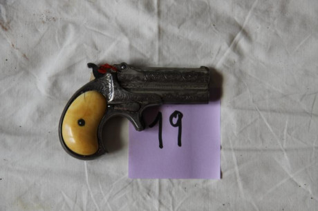 Pistola de dos cañones superpuestos tipo Derringer. Fuego anular. Mecanismo tipo Remington.

500€




Interesados 01