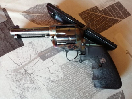 Sin muchas ganas tengo que poner a la venta este revolver, pero tengo que liberar espacio en la F y toca 12