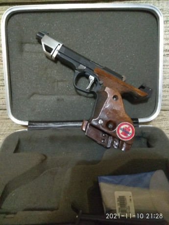 Un amigo y compañero de club vende esta nueva arna ests en buen estado depositada en la armería top gun 00