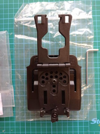 Porta cargador 8DMH03 de Vega Holster.
válido para cargadores de doble hilera (probados USP Compact, P30/VP9 02