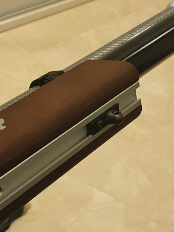 Hola amigos:
¿Sabéis como se llama este tipo de carril que lleva instalado la Walther LG400 y que sirve 00