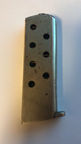 Compañero vende

Cargador pistola desconocida
Calibre 6,35 capacidad 6 cartuchos
Medidas 78 × 24 × 9 mm
Precio 01