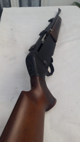 Un compañero vende este rifle hk slb 2000 en calibre 300wm, con bases Warner, alza y punto de mira.650e.








Benelli, 02