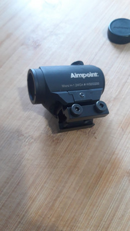 Aimpoint más suplemento por si se quiere más alto sino se puede quitar, en buen estado. 390€



Swarovski, 02