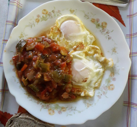 Hoy para comer acelgas hervidas y chuletón de vaca gallega vieja con seis semanas de maduración en cámara 80