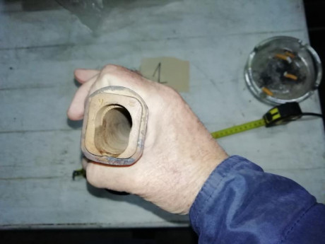 Hola buenas vendo tres culatas nuevas con algun roce, no se si son de carabina ,escopeta o rifle, si alguien 12