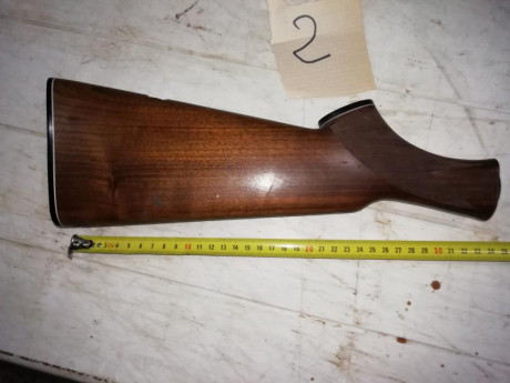 Hola buenas vendo tres culatas nuevas con algun roce, no se si son de carabina ,escopeta o rifle, si alguien 10