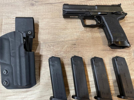 Pongo a la venta HK USP del 9mm con varios cargadores y piezas de repuesto, solo se ha utilizado para 20