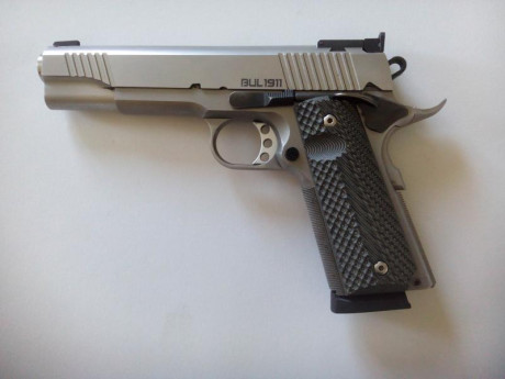 Hola. Vendo por 750€ o cambio por Tanfoglio límited o límited custom
Pistola marca Bul modelo 1911
Calibre 02