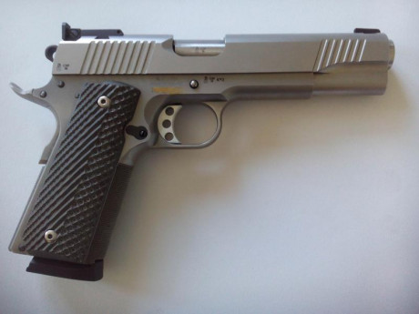 Hola. Vendo por 750€ o cambio por Tanfoglio límited o límited custom
Pistola marca Bul modelo 1911
Calibre 01