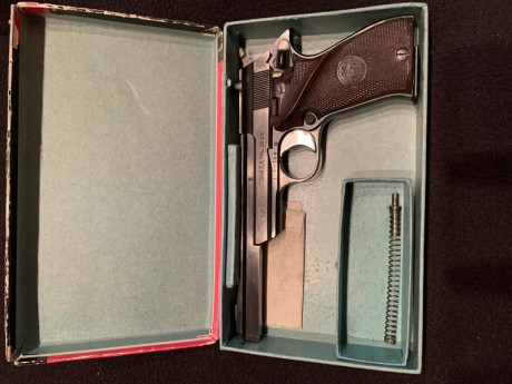 Se vende una clásica del siglo pasado con rendimientos en precisión de este. 
Esta pistola funciona con 02